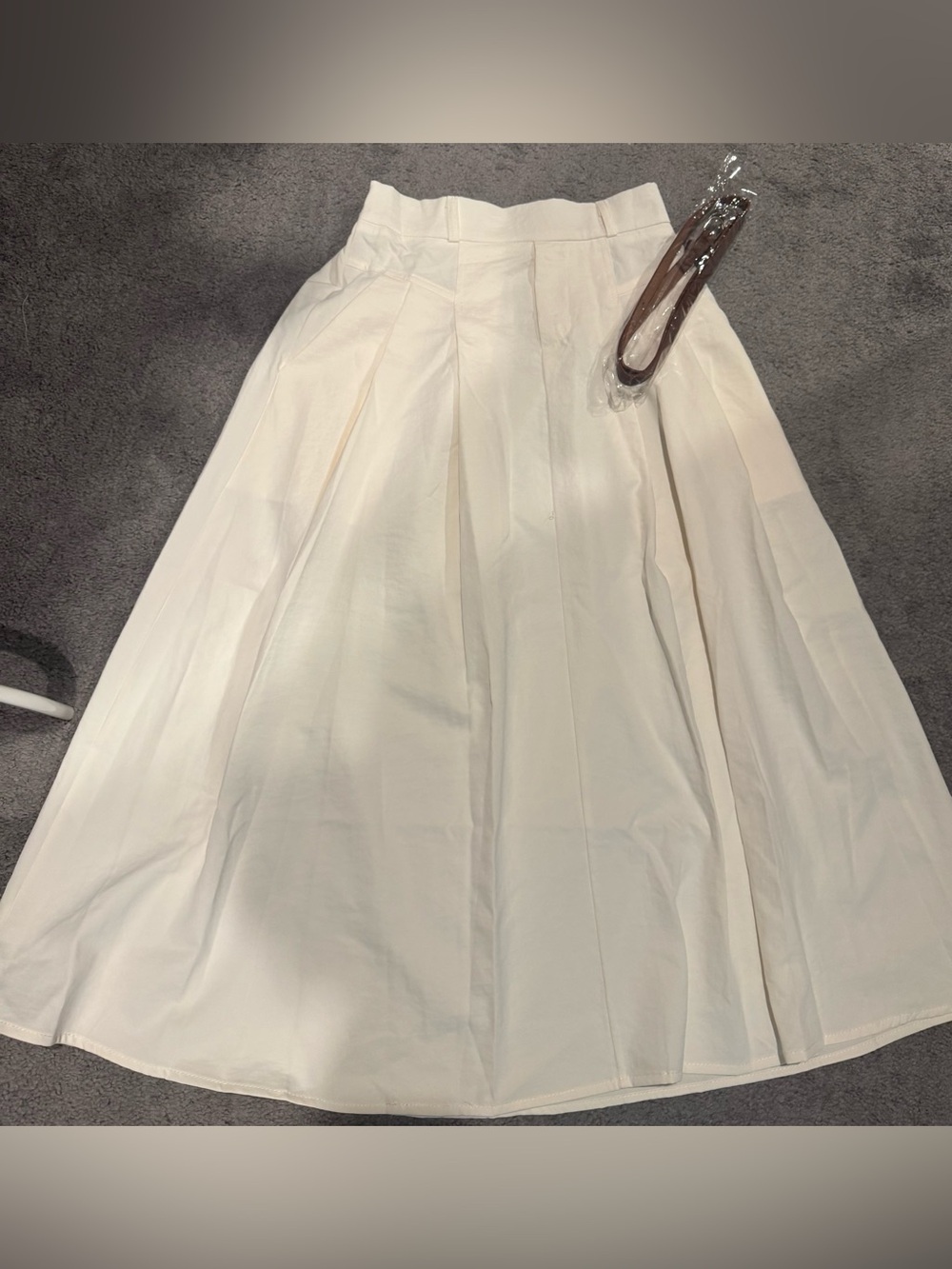 Women's Ivory Pleated Maxi Skirt with belt, 2 side pockets. - Picture 2 of 4